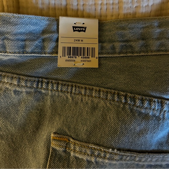 Levi’s 501 90’s Light Wash Denim - Picture 6 of 8